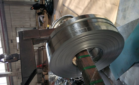 kaufen SGCC Warmgetippt galvanisierter Stahlstreifen 0,12 mm × 100 mm mit passivierter Oberfläche für die Kanal- und Rohrherstellung online manufacture