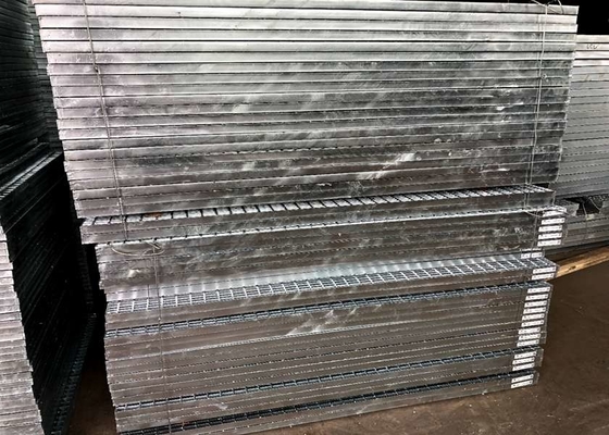 Industrielles Stahlspulen-Rahmen-Gitter des gehweg-Gitter-824mm vor gemaltes Stahl